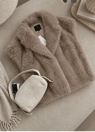 Шуба жилетка zara