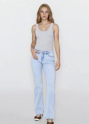 Р. 40/m-l (46–48) женские новые светло-голубые джинсы клёш sinsay