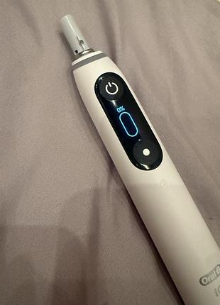Зубна щітка oral-b io series 7 біла