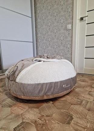 Лежак для собак та котів lounge beige з капюшоном