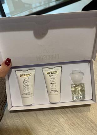 Набір парфумерії moschino toy 2 (парфуми, лосьйон для тіла, гель для душу)