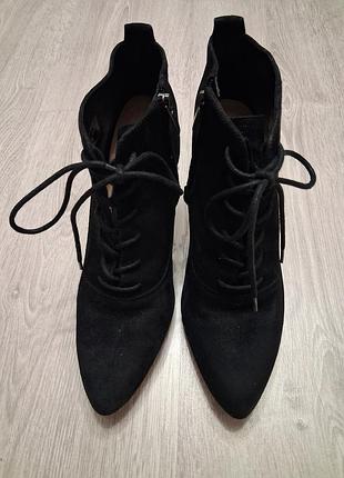 Ботильйони жіночі clarks laina jasmine чорні замшеві зі шнурівкою