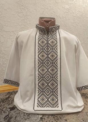 Чоловіча вишиванка з коротким рукавом “срібний ромб”