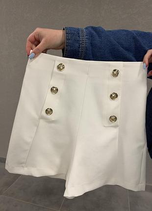 Шорти жіночі zara білі з ґудзиками та високою посадкою