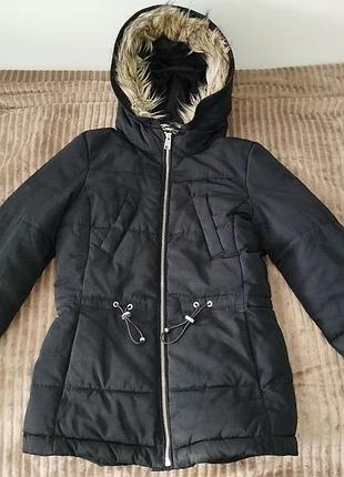 Черная женская куртка h&amp;m divided с капюшоном (xs/s, размер 34/42)