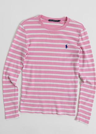 Ніжний, рожевий, жіночий топ від ralph lauren із білими, горизонтальними смужками — поєднання спортивної естетики та невимушеного, повсякденного