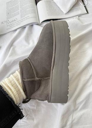 Ugg classic ultra mini platform premium натуральна замша сірі уггі 9