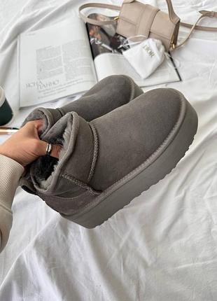 Ugg classic ultra mini platform premium натуральна замша сірі уггі 2