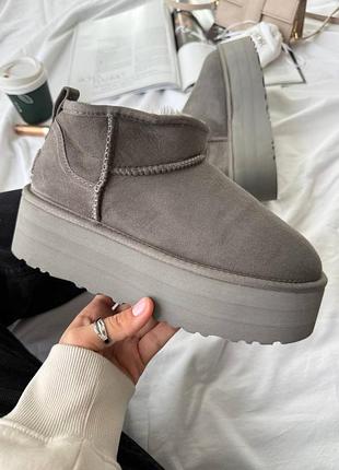 Ugg classic ultra mini platform premium натуральна замша сірі уггі 10