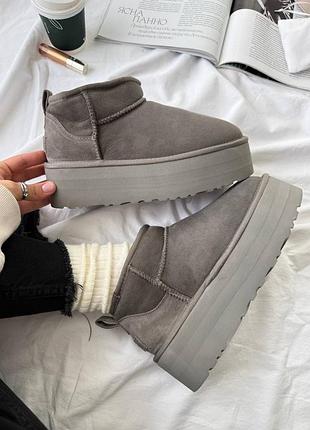 Ugg classic ultra mini platform premium натуральна замша сірі уггі 3