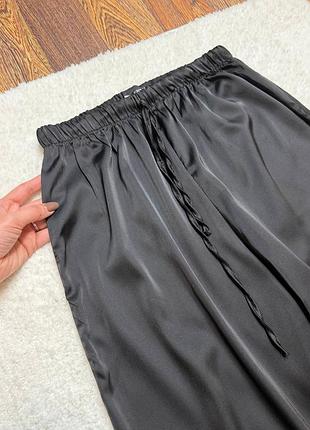 Черные сатиновые брюки палаццо 6