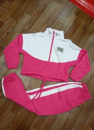 Спортивний костюм на дівчинку