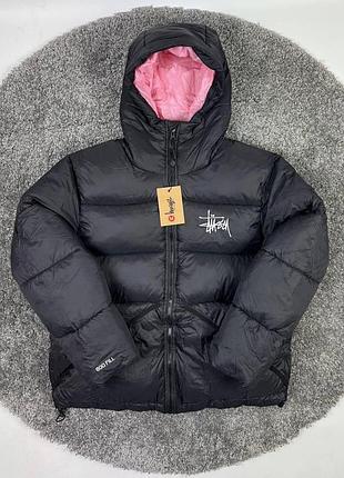 Зимовий чорний пуховик stussy з рожевим капюшоном розмір xl, xxl