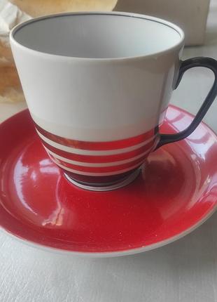 Керамічна чашка чайна з блюдцем. червоний, чорний, білий, позолота
