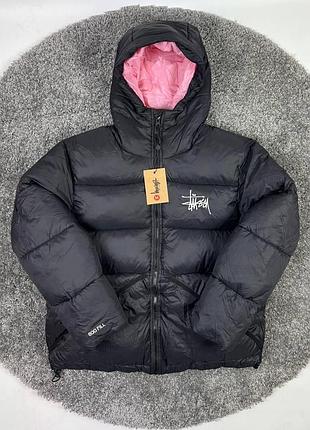 Зимова куртка-пуховик stussy чорна з рожевим капюшоном xl, xxl