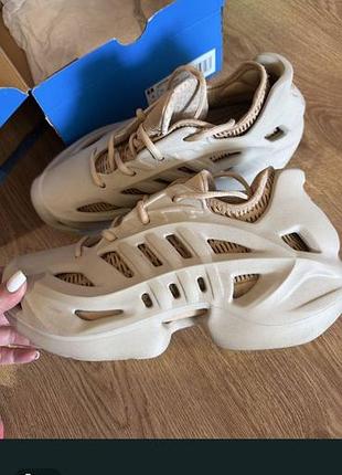 Кросівки adidas бежеві на платформі
