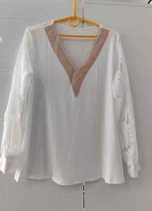 Блуза shein с шифоновыми рукавами.