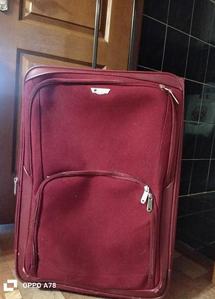 Чемодан ранцузского бренда 
delsey