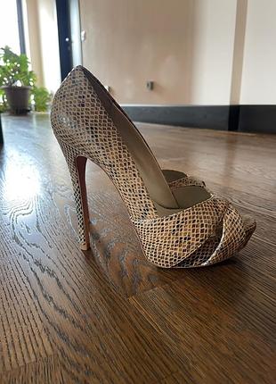 Туфлі жіночі karen millen шкіряні 38 розмір зі зміїним принтом