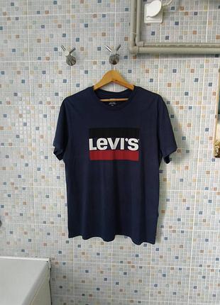 Футболка levis.