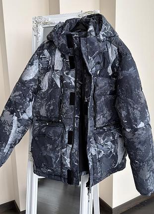 Чоловіча зимова куртка-пуховик zara abstract print, розмір xl, камуфляж