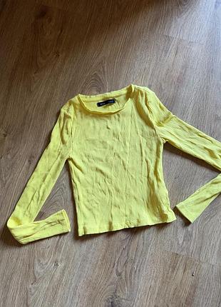 Жіноча водолазка mango в рубчик жовта xs-s