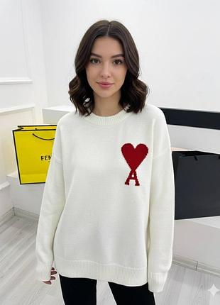 Женский оверсайз свитер ami paris / брендовый вязаный свитер с логотипом сердце