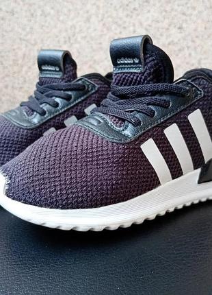 Детские кроссовки adidas оригинал р. 25.5 (стелька 15.5-16 см)