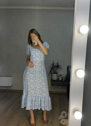 Жіноча сукня міді блакитна у квітковий принт s-m