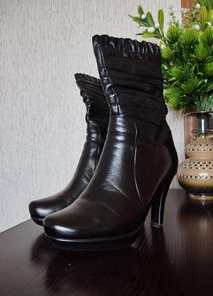 Ботильйони жіночі berloni collection чорні лаковані р. 36