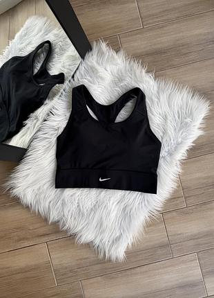 Женский спортивный топ nike