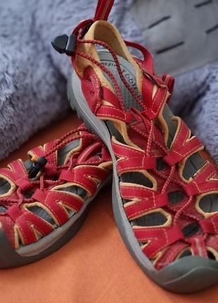 Фирменные комбинированные красно-желтые трекинговые сандалии keen waterproof сша. 38 р.( 24,5 см.)