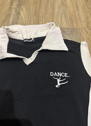 Майка чорна з коміром та вишивкою dance