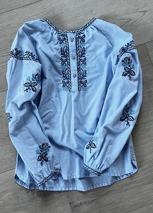 Вишиванка для дівчинки блакитна, зріст 122 см