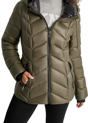 Жіночий короткий стьобаний пуховик dkny