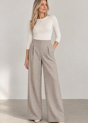 Жіночі широкі штани-палацо (wide-leg trousers) з високою посадкою та м'якими складками спереду