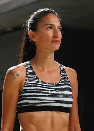 Топ спортивный nike для тренировок в спорт зале dry fit