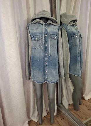 Комбинированная джинсовая с капюшоном и рваностями рубашка 👕