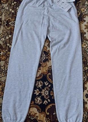Спортивні штани джогери (sweatpants) від экологічного датського бренду  neutral certified responsibility).