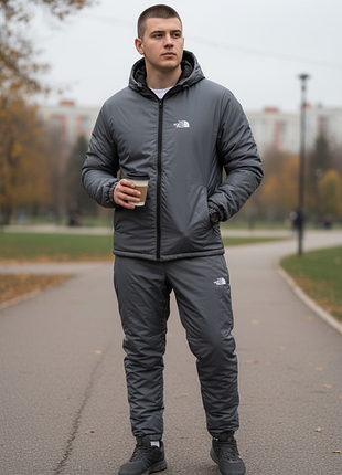 Комплект теплая куртка и спортивные штаны, спортивный костюм tnf