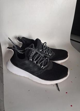 Женские кроссовки adidas