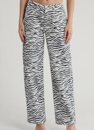 Джинси asos design з принтом зебра 26/32