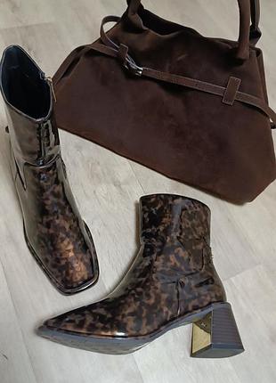 Стильные лаковые ботильоны с эффектом черепахового панцыря river island шоколадного цвета 4