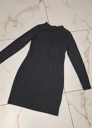 Лаконичное платье zara m размер