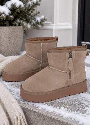 Уггі жіночі ugg бежеві замшеві на платформі
