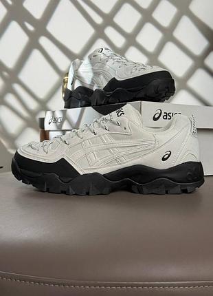Жіночі кросівки asics gel-pickax