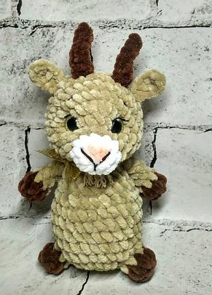 Мягкая игрушка вязаная ручной работы амигуруми коза символ года handmade 17х7 см