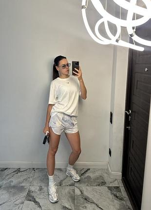 Шорти спортивні жіночі nike білі