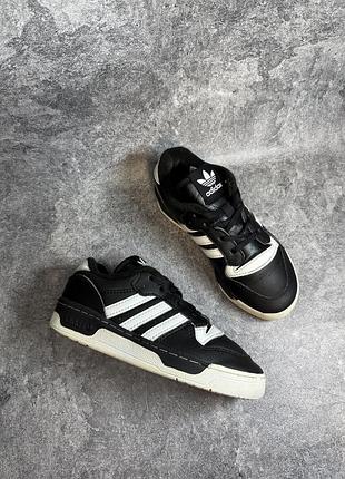 Дитячі кросівки adidas оригінал р 31.5
