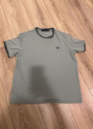Футболка чоловіча fred perry сіра з вишивкою